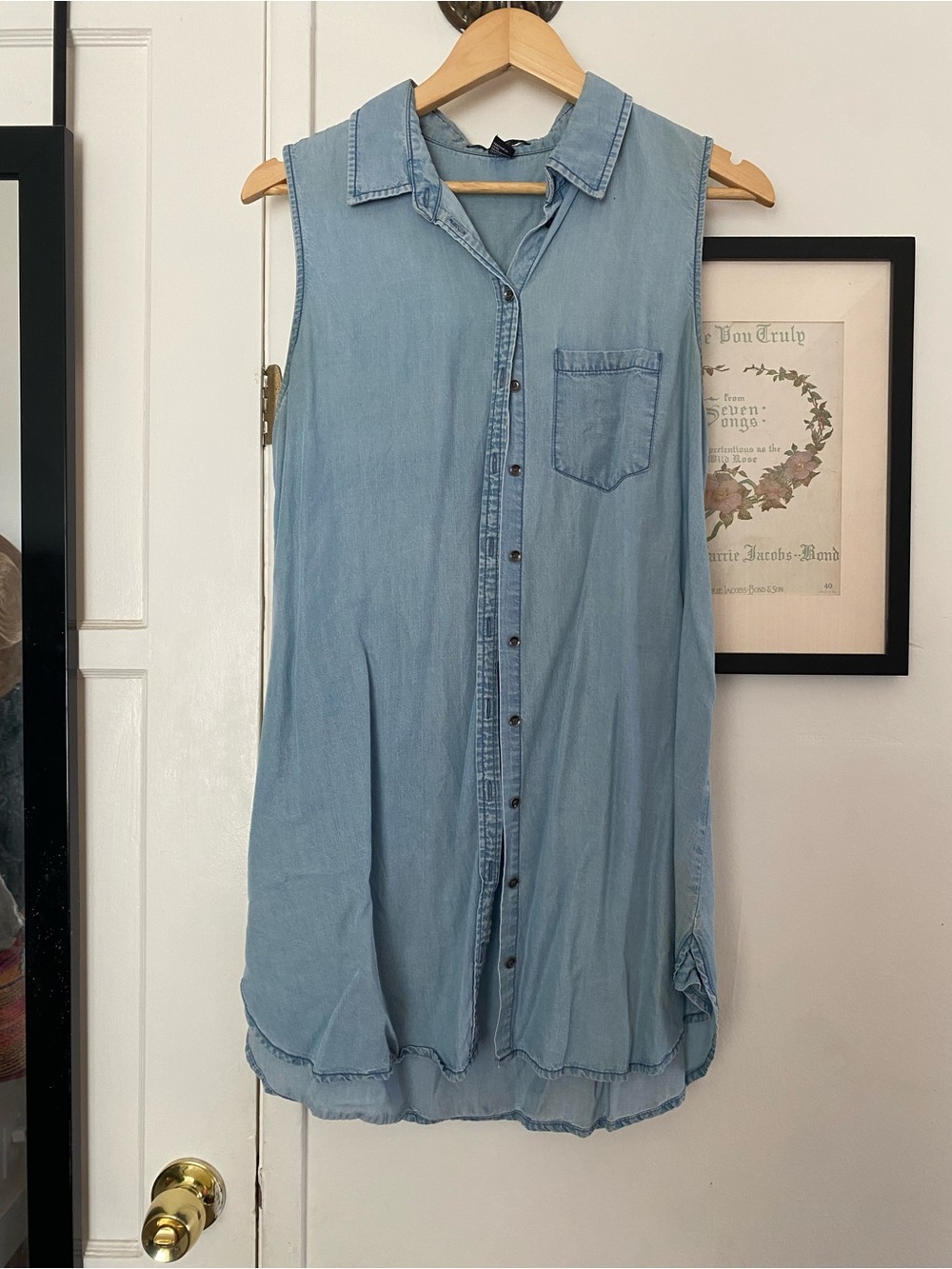 Forever 21 Light Wash Denim Jeans